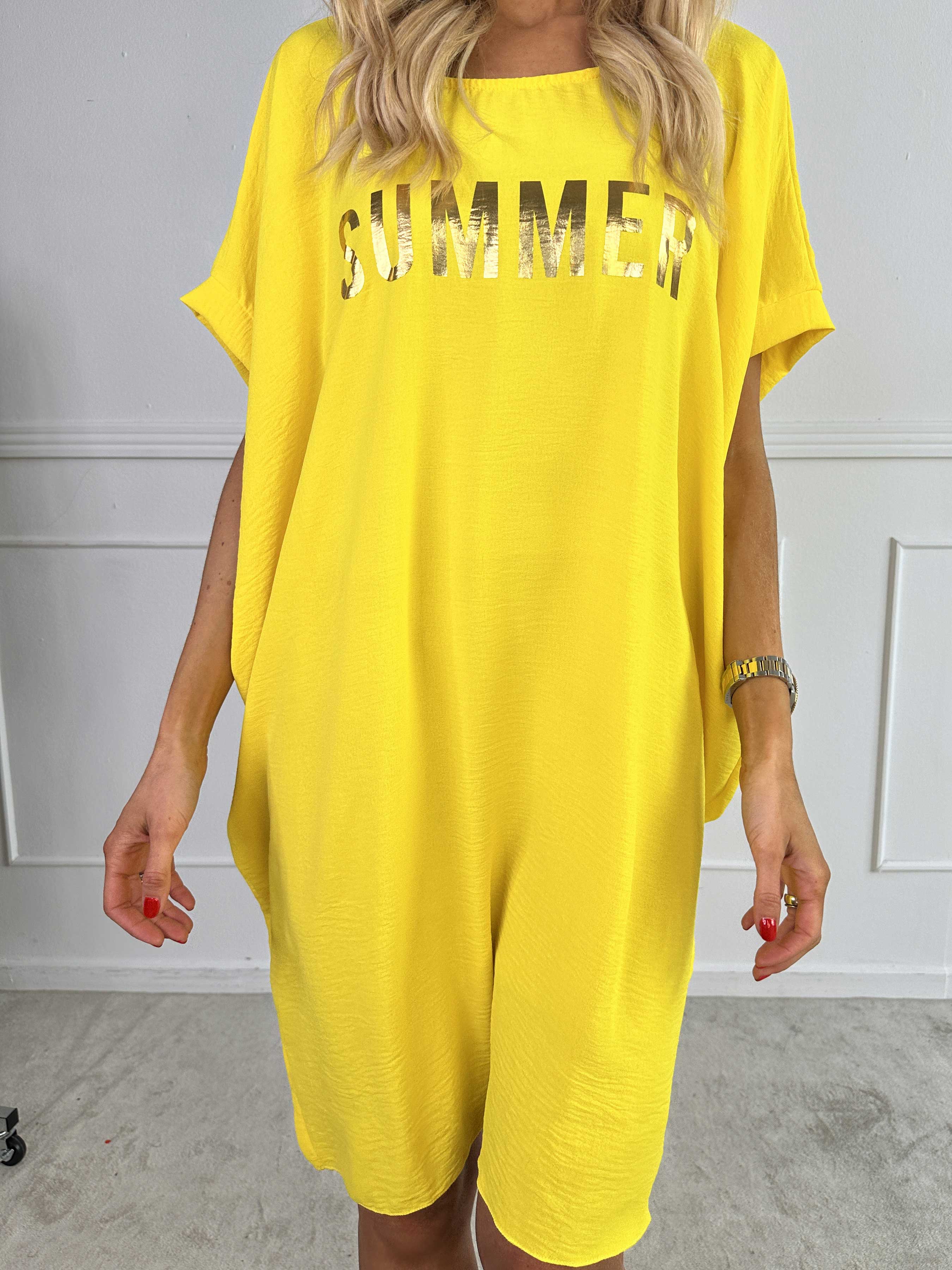 Bine - Sød kjole i løs pasform med guld print på brystet